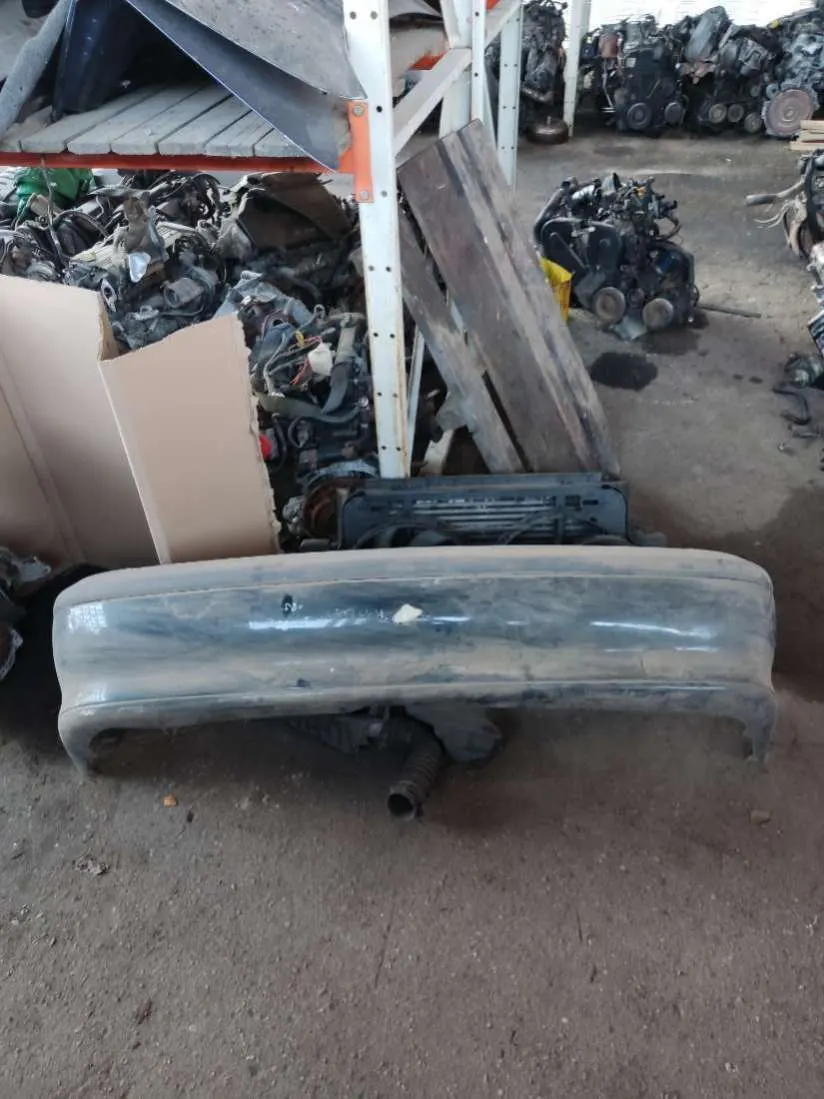 бампер задний Renault Laguna 1 поколение