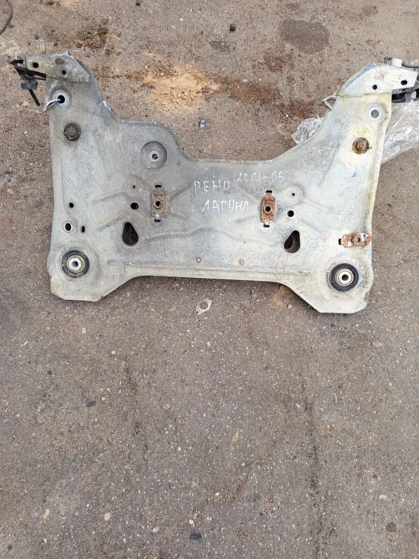 Балка подвески передняя (подрамник) Renault Laguna 2 поколение 8200742593