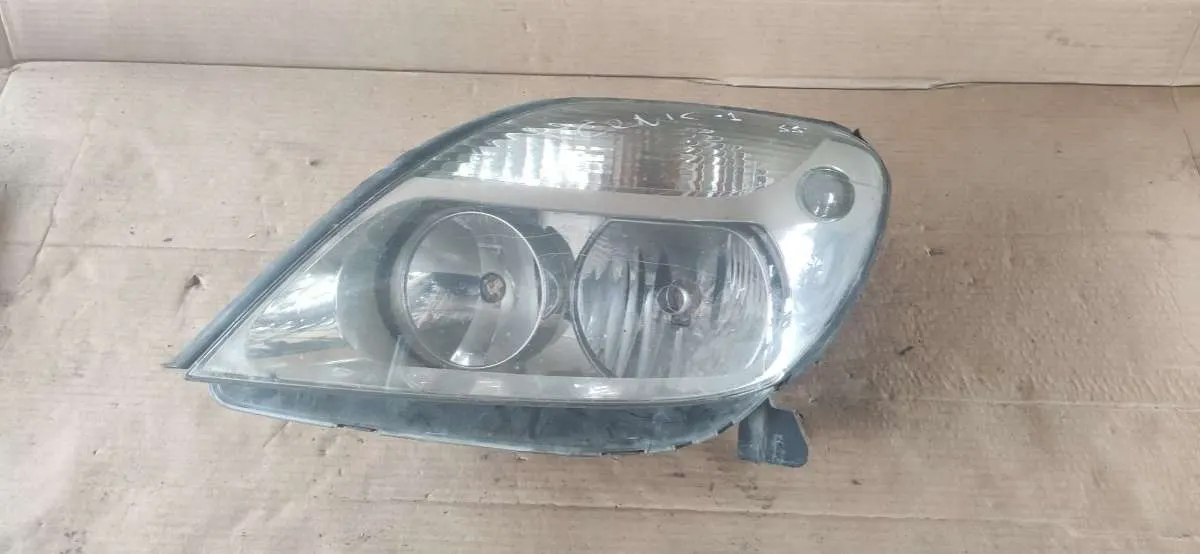 Фара передняя левая Renault Scenic 1 поколение