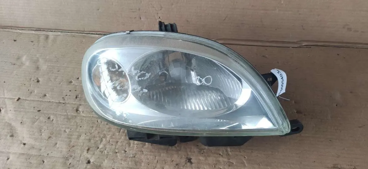 Фара передняя правая Citroen Saxo 2 поколение