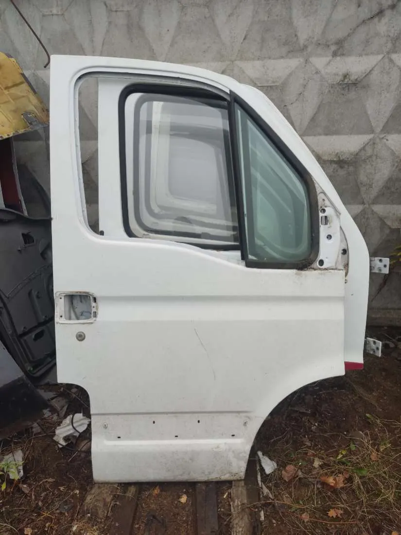 Дверь передняя правая Renault Master