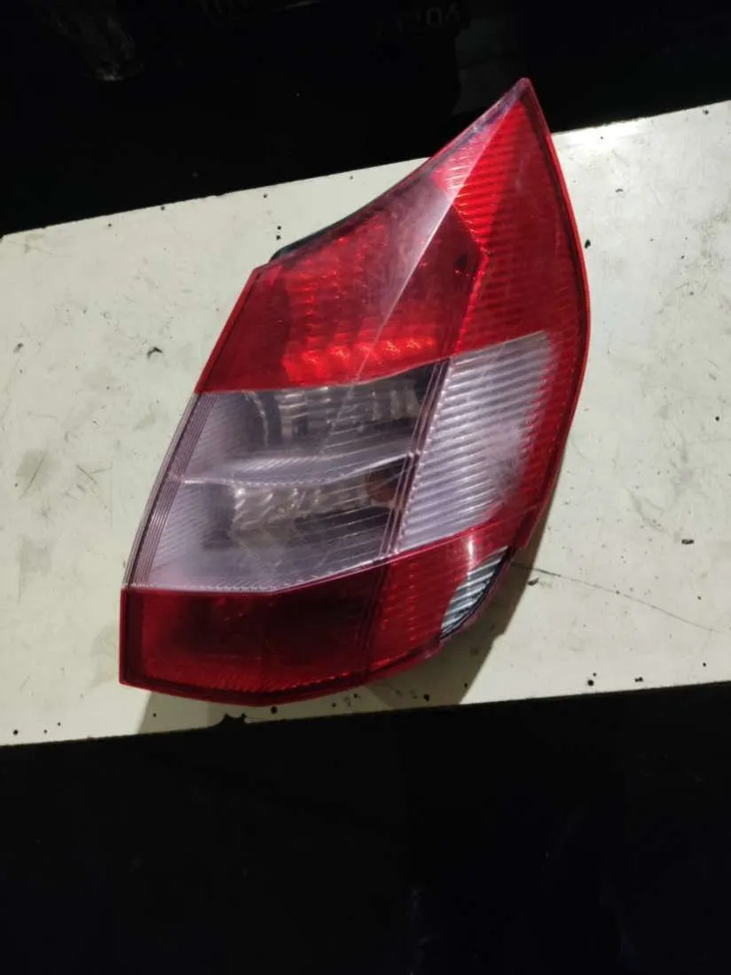 Фонарь задний правый Renault Scenic 2 поколение