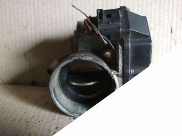 Заслонка дроссельная Volkswagen Passat (North America) B6 03G128063G
