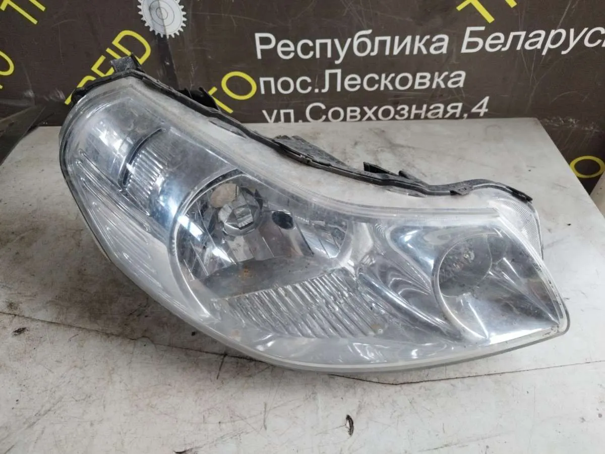 Фара передняя правая Suzuki SX4 1 поколение