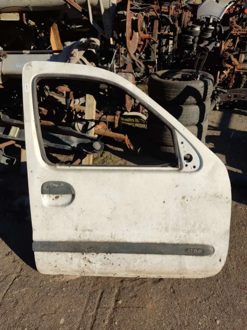 Дверь передняя правая Renault Kangoo 1 поколение
