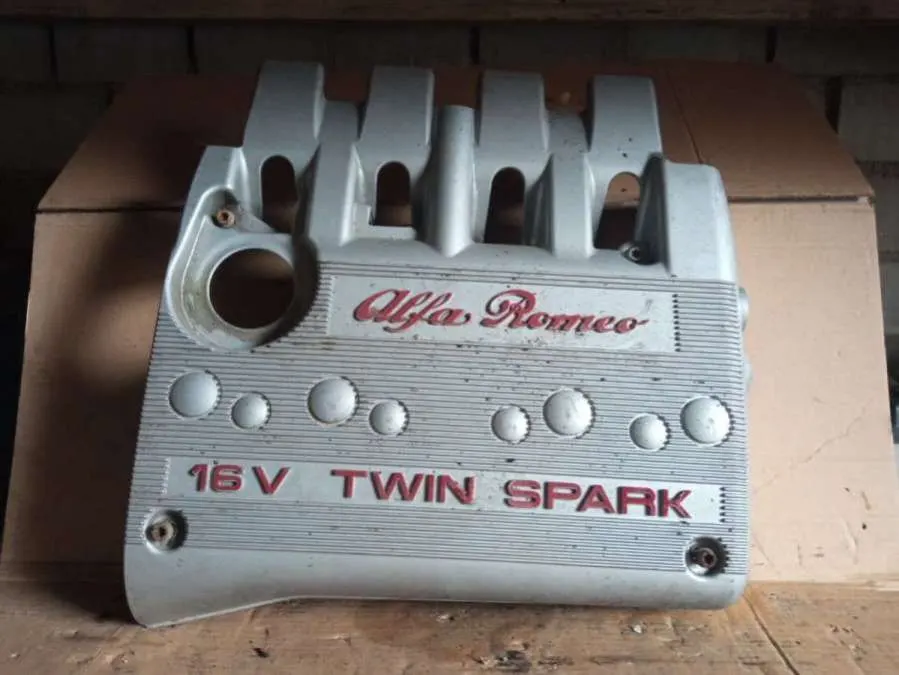 Крышка двигателя декоративная Alfa Romeo 146 930