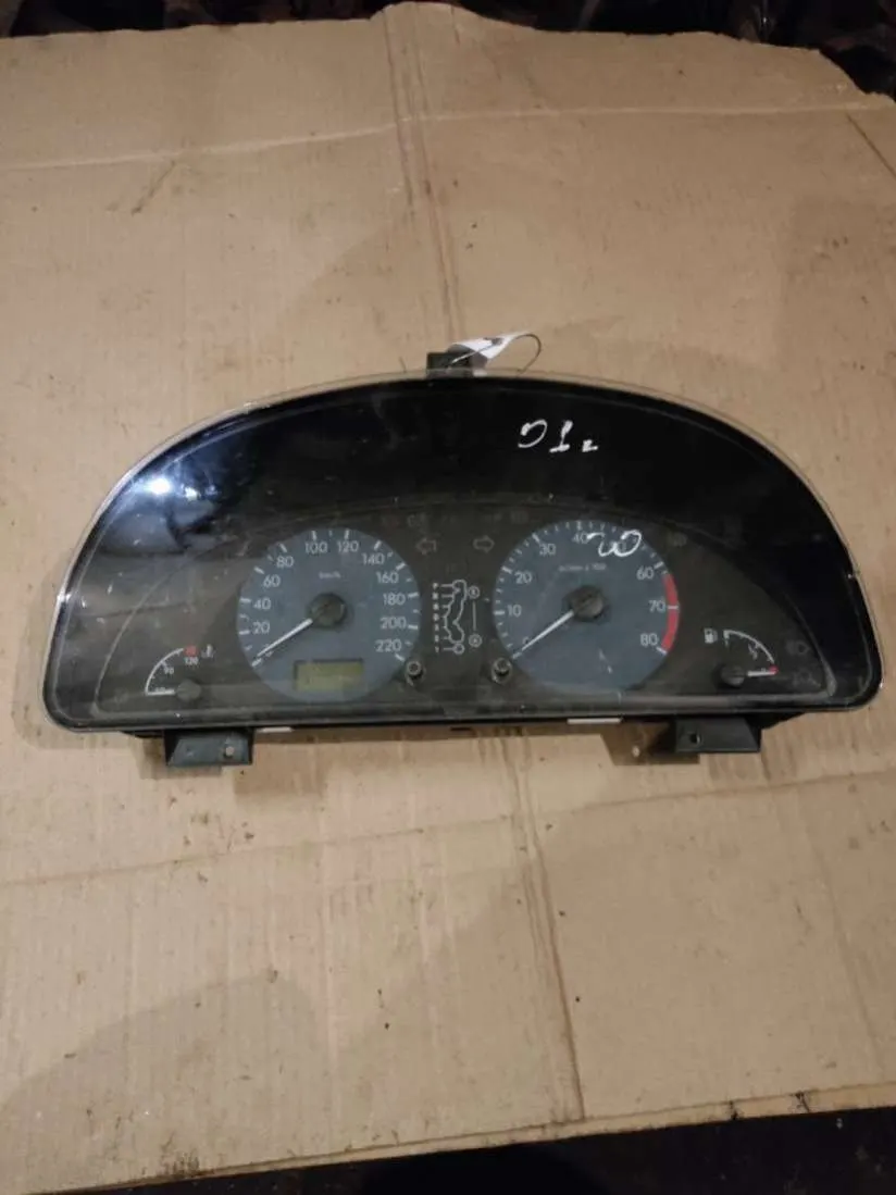Щиток приборов (приборная панель) Citroen Xsara 1 поколение [рестайлинг]