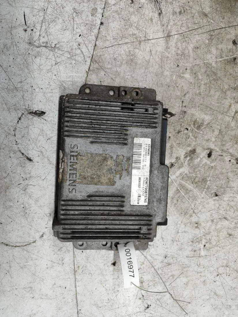 блок управления двигателем Renault Scenic 1 поколение 7700875745