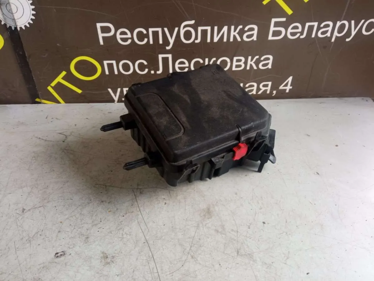 крышка блока предохранителей Renault Scenic 3 поколение — фото 2