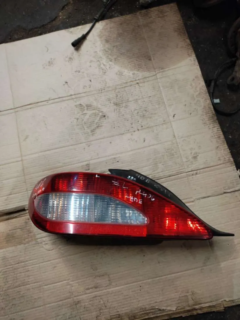 Фонарь задний левый Peugeot 406 1 поколение