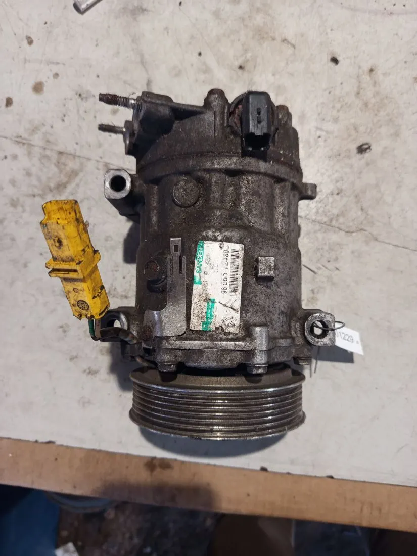 компрессор кондиционера Citroen C5 1 поколение 9656572480