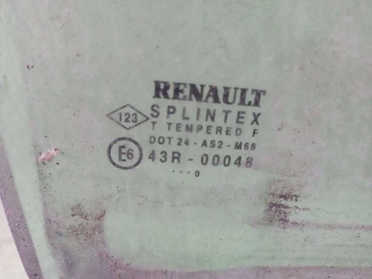 Стекло двери задней правой Renault Scenic 1 поколение — фото 2