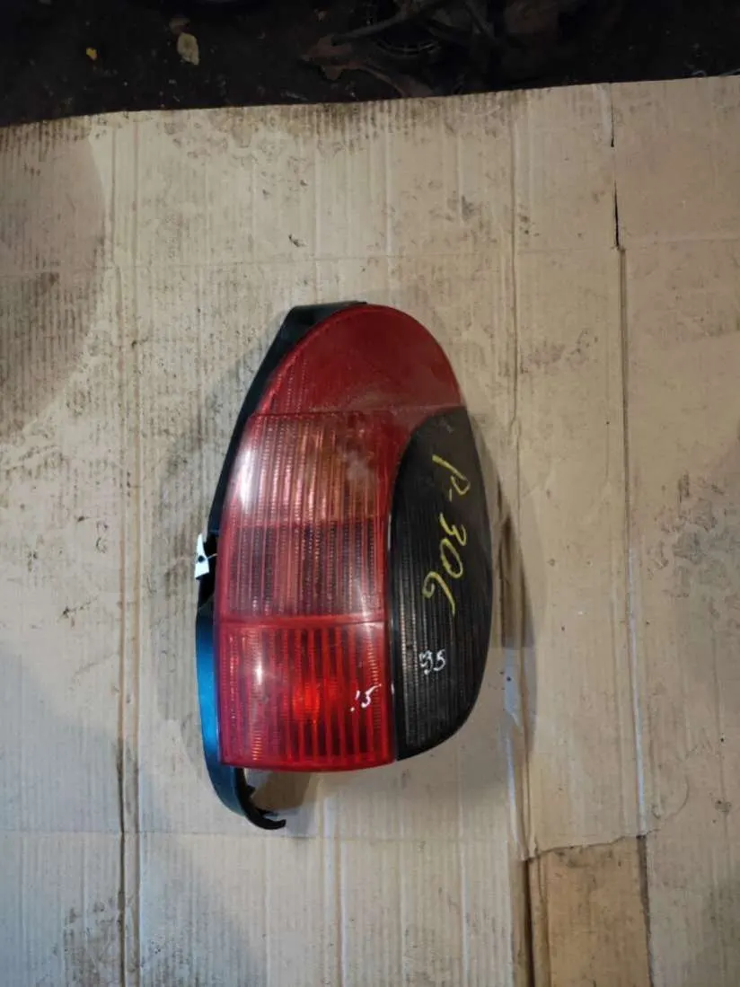 Фонарь задний правый Peugeot 306 1 поколение [рестайлинг]