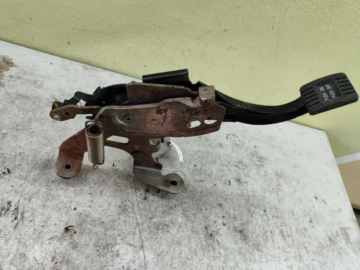 Педаль стояночного тормоза Mazda CX-7 1 поколение Артикул IMP-260602-11379