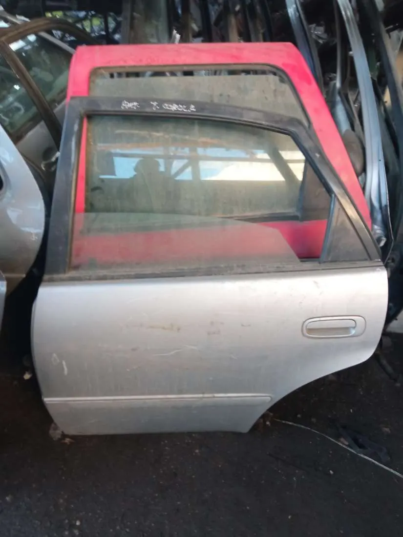 Дверь задняя левая Toyota Corolla E110