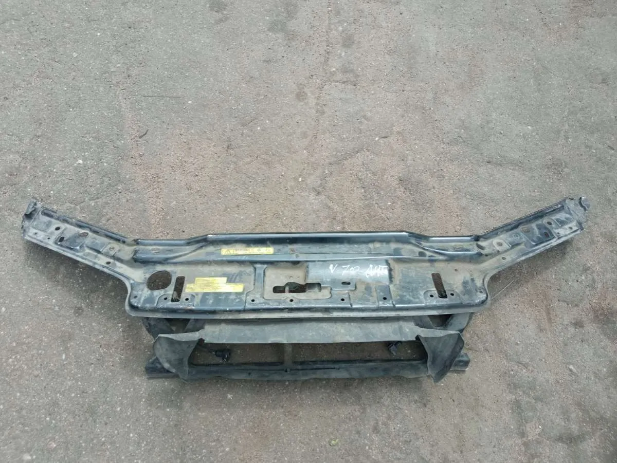 Панель передняя (телевизор) Volvo V70 2 поколение