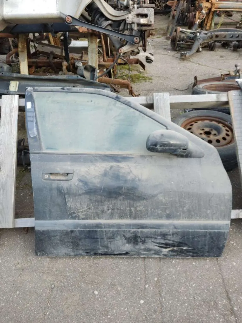 Дверь передняя правая Peugeot 406 1 поколение