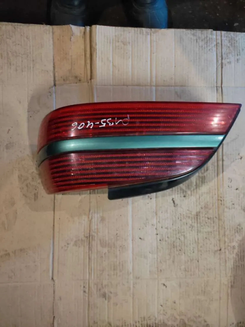 Фонарь задний правый Peugeot 406 1 поколение [рестайлинг]
