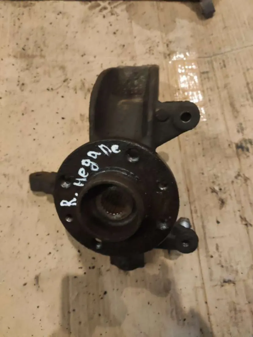 Ступица передняя правая Renault Megane 2 поколение