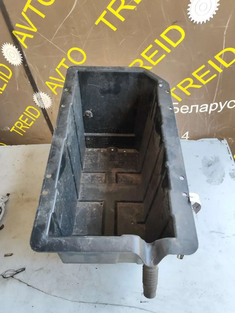 полка аккумулятора Mercedes-Benz Sprinter A9066200131