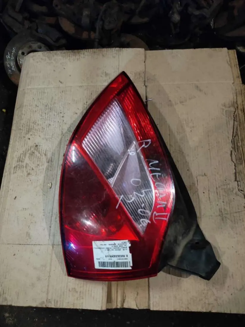 Фонарь задний правый Renault Megane 2 поколение