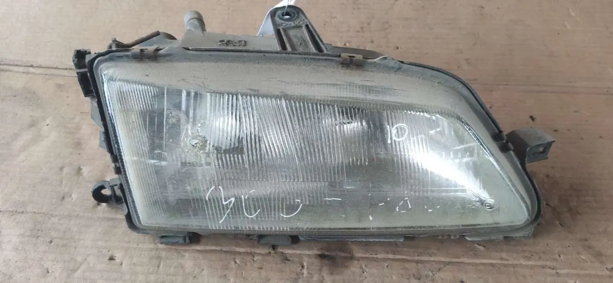 Фара передняя правая Peugeot 306 1 поколение