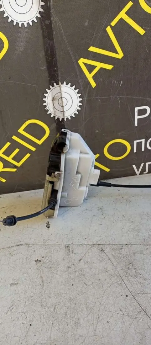 Замок двери передней правой Citroen C3 1 поколение