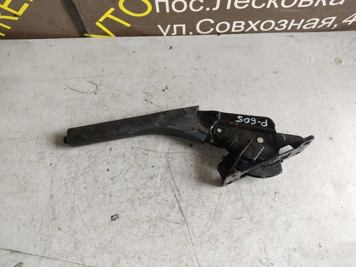 рычаг ручного тормоза (ручника) Peugeot 605 1 поколение
