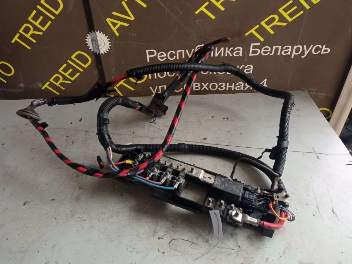 клемма аккумулятора плюс Ford Transit