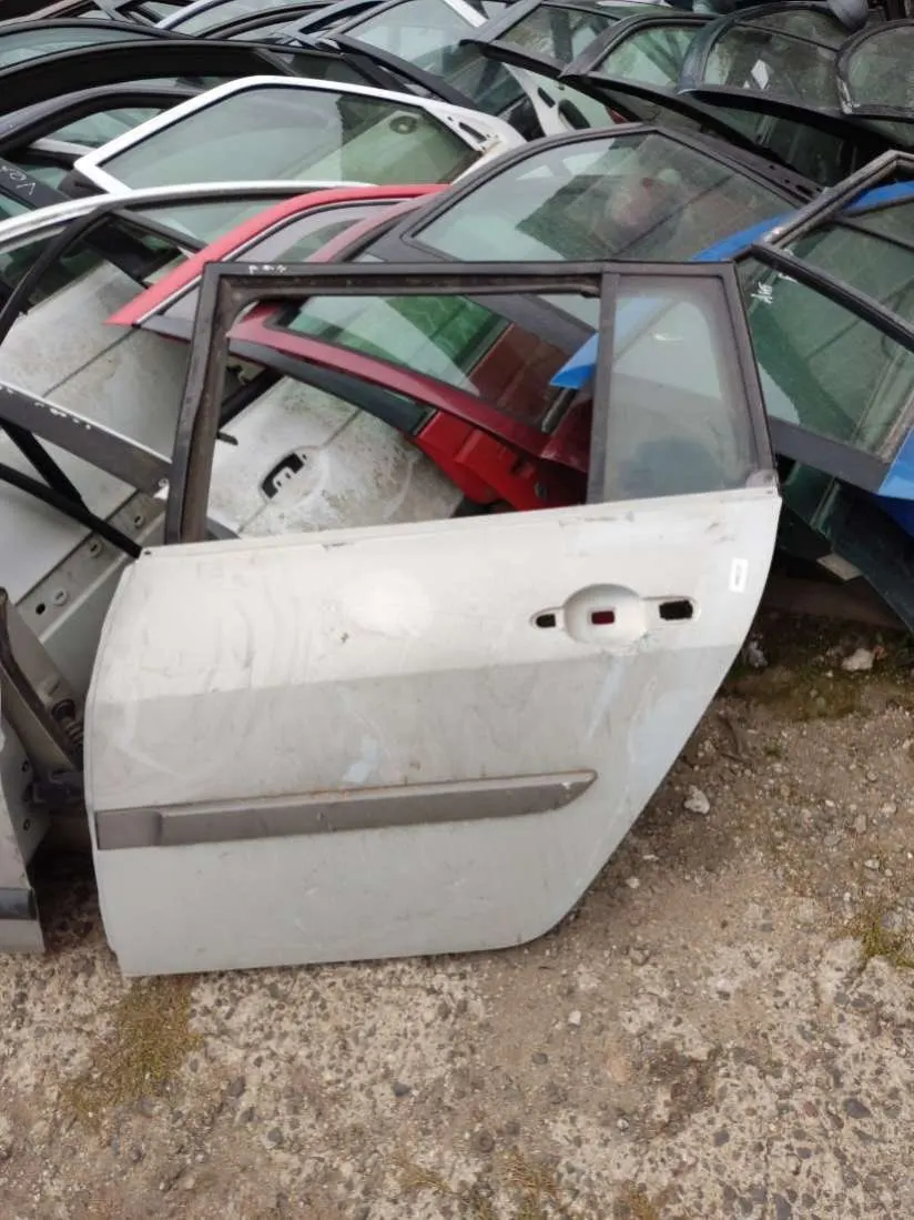 Дверь задняя левая Renault Megane 2 поколение