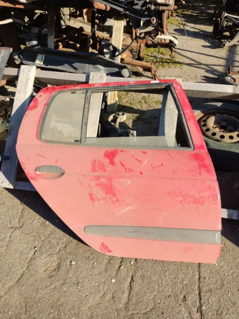 Дверь задняя правая Renault Megane 1 поколение
