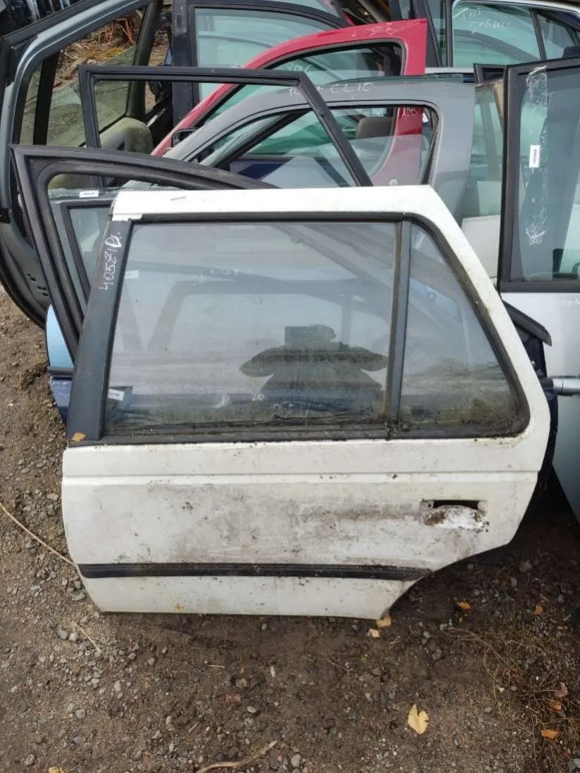 Дверь задняя левая Peugeot 405 1 поколение