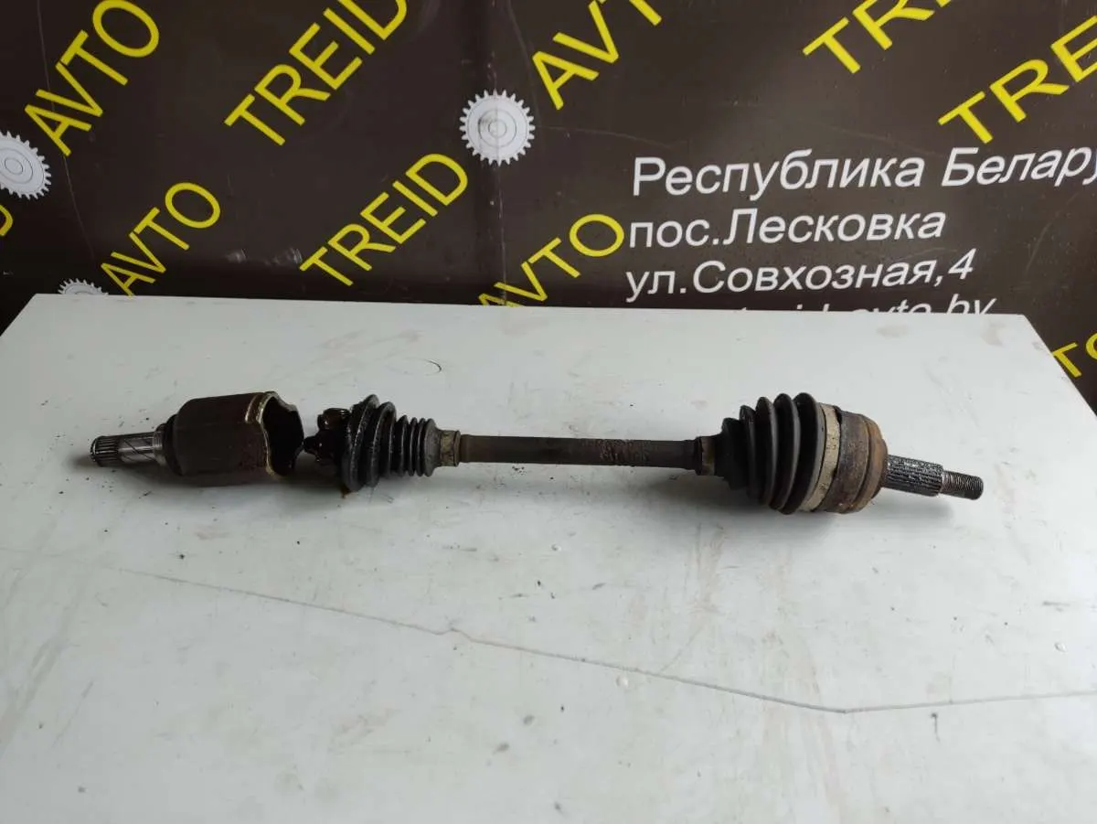 Полуось передняя левая (приводной вал, ШРУС) Dacia Lodgy 1 поколение