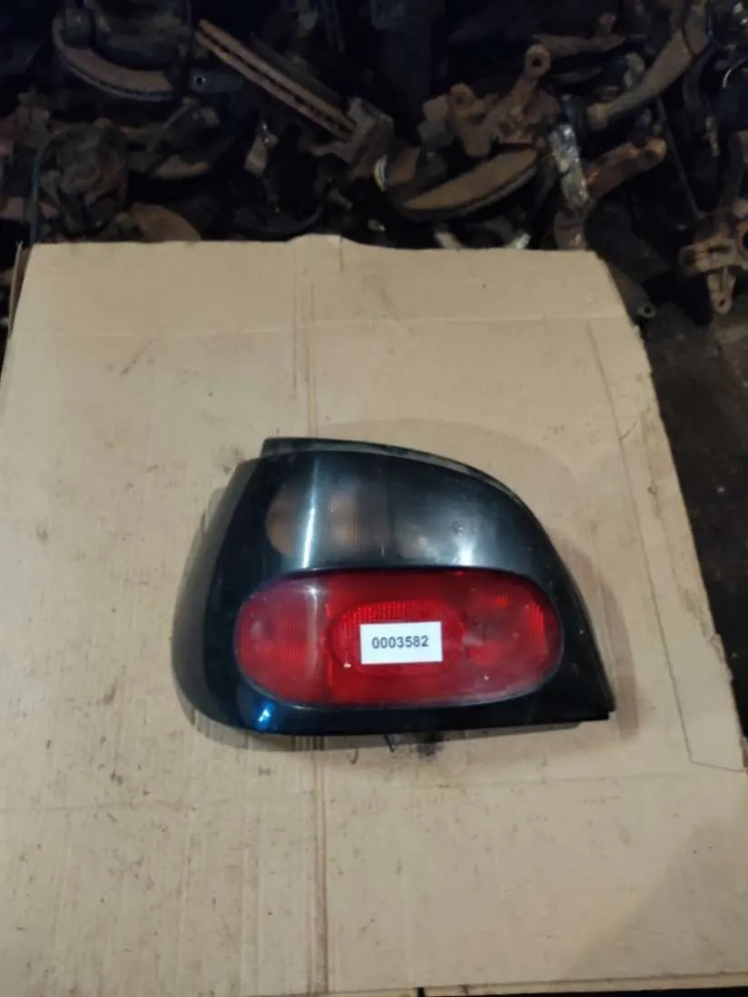 Фонарь задний левый Renault Clio 2 поколение
