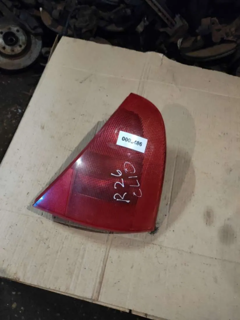 Фонарь задний левый Renault Clio 2 поколение