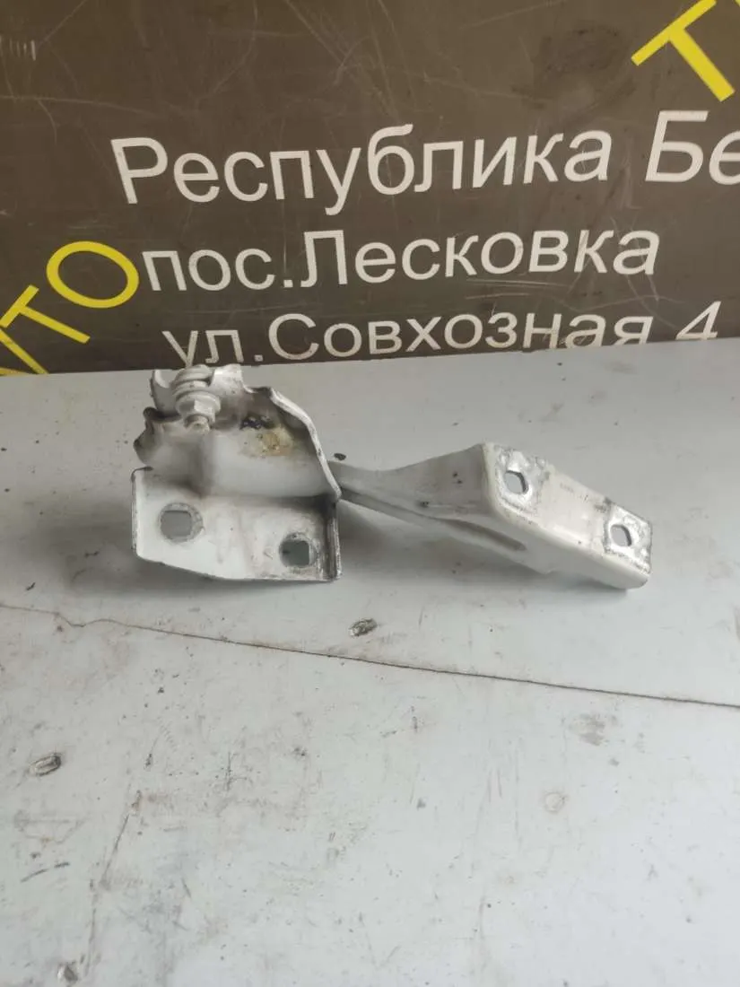 Петля капота левая Peugeot Boxer