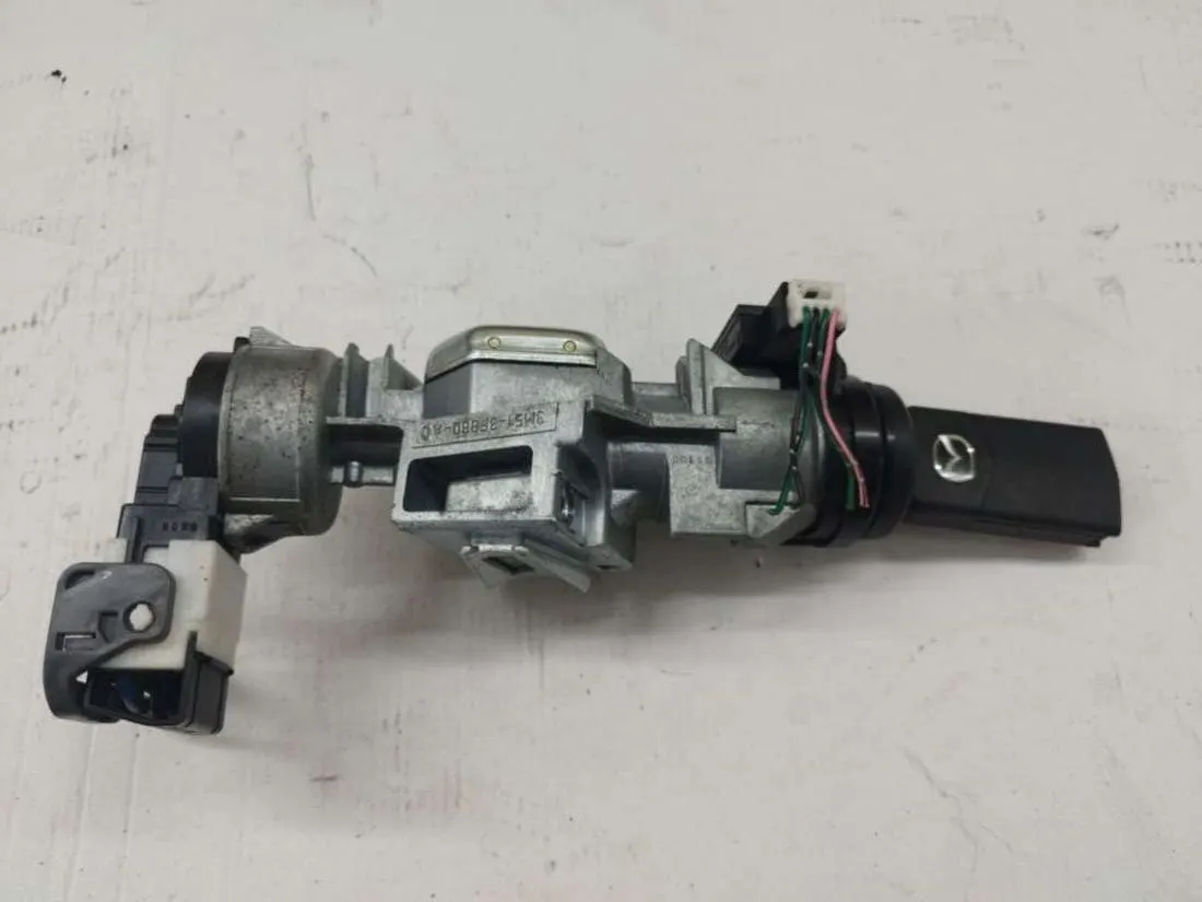 замок зажигания Mazda 5 1 поколение 3M513F880AC