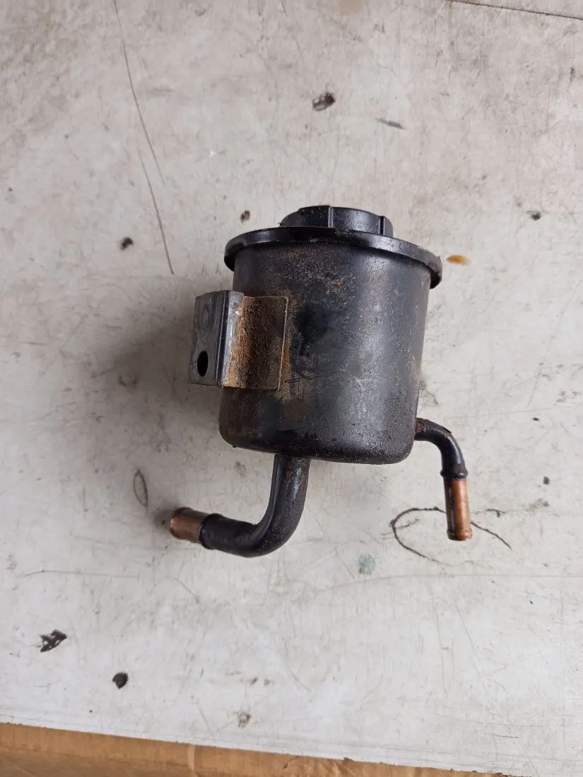 Бачок ГУР Nissan Sunny Y10 — фото 2