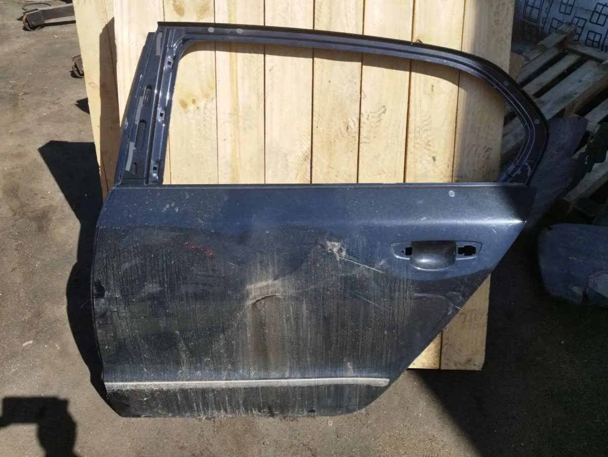 Дверь задняя левая Skoda Superb 2 поколение