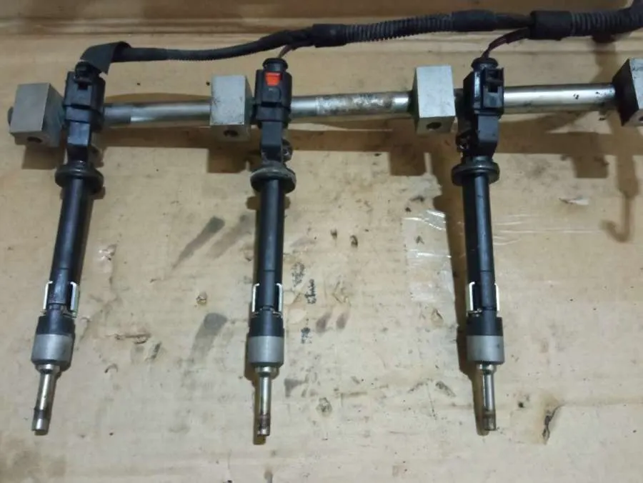 Форсунка бензиновая Volkswagen Touareg 1 поколение 03H906036A