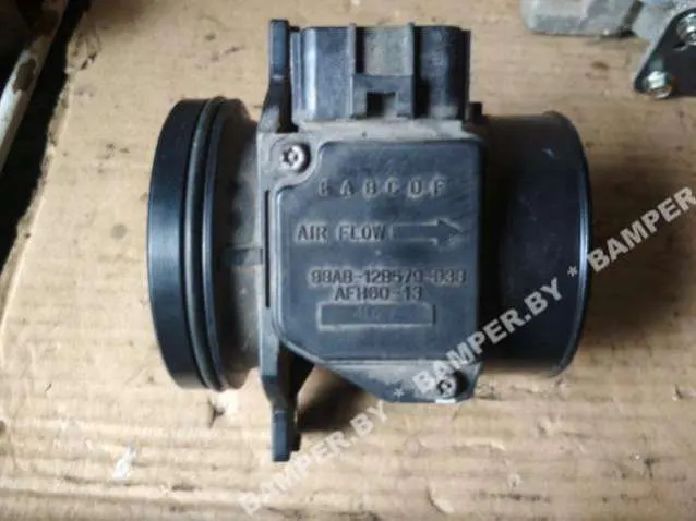 расходомер воздуха Ford Focus 1 поколение 98AB12B579B3B