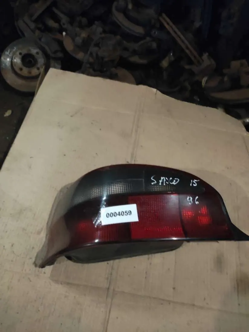 Фонарь задний левый Citroen Saxo 1 поколение