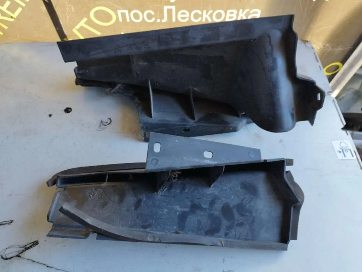 воздуховод (дефлектор) радиатора Ford Transit