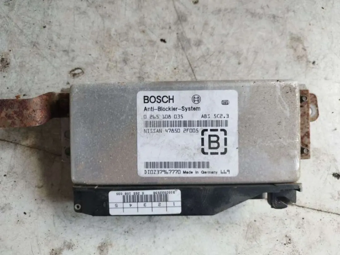 блок управления ABS Nissan Primera 2 поколение 0265108035
