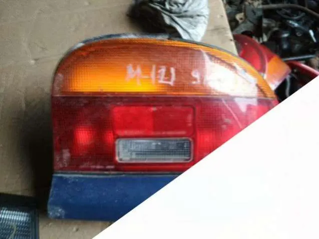 Фонарь задний правый Mazda 121 2 поколение