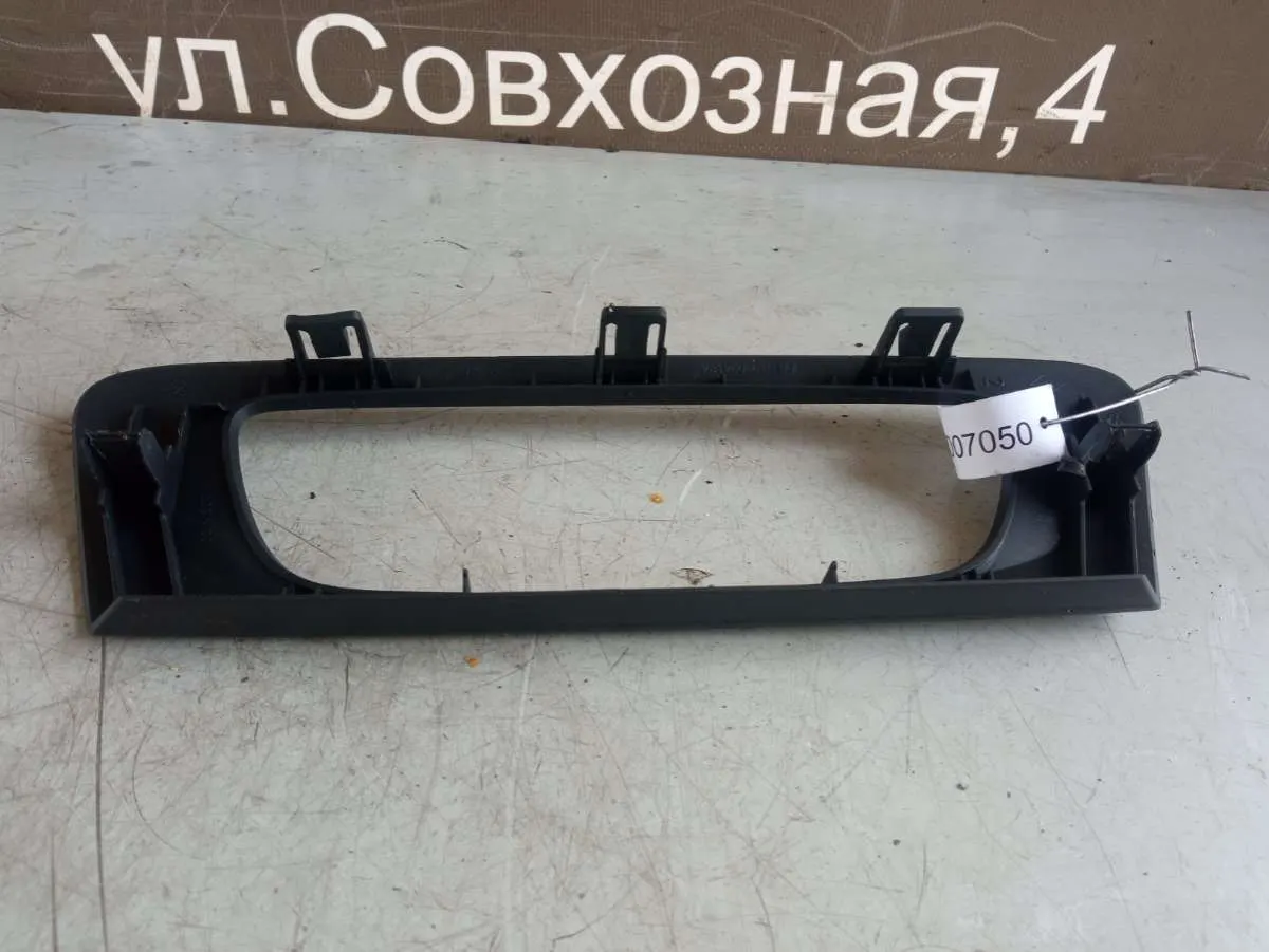 Рамка блока управления печки/климат-контроля Renault Scenic 3 поколение 281260001R — фото 2