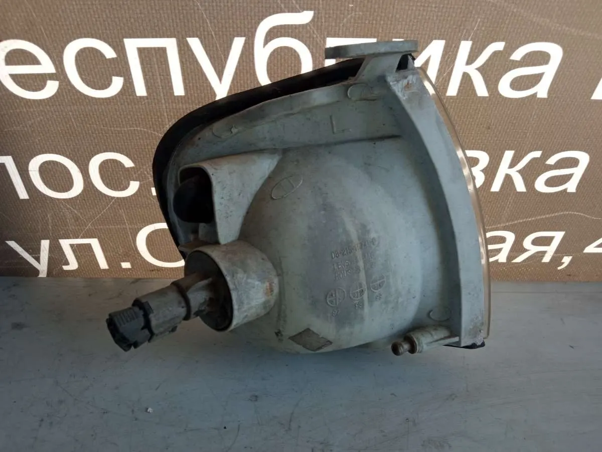 Поворотник левый Nissan Serena C23 — фото 2