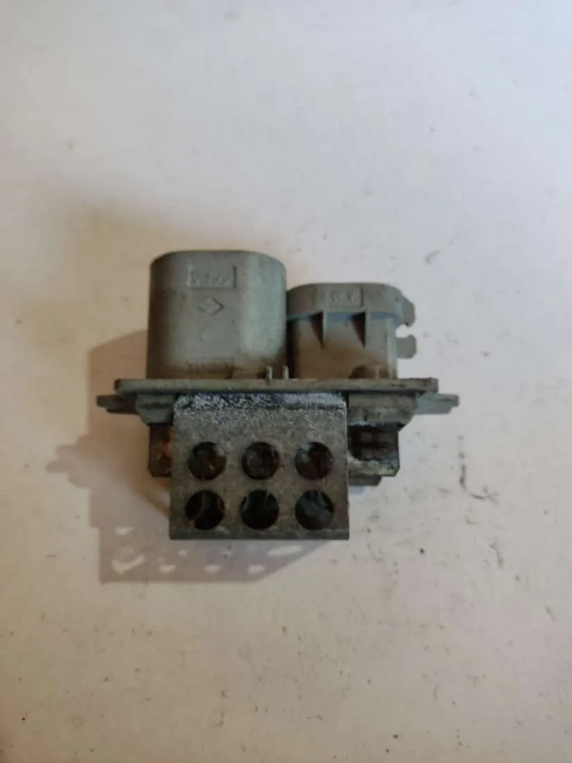 разъем на сопротивление печки Renault Scenic 1 поколение 651920n