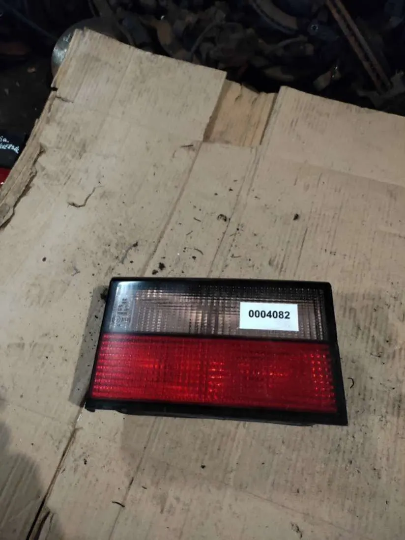 Фонарь крышки багажника левый Citroen Xantia 1 поколение