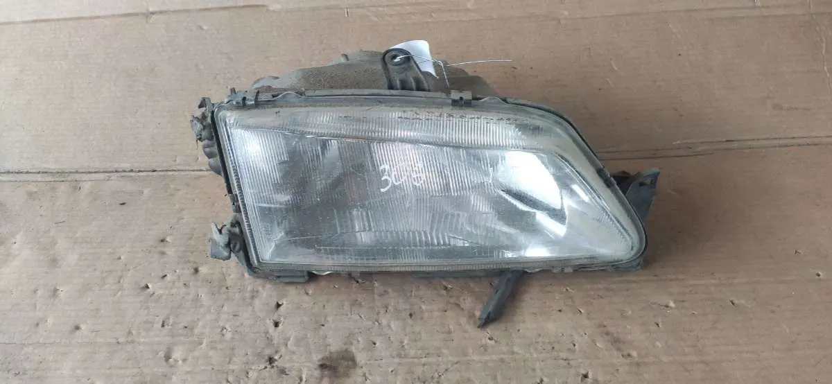 Фара передняя правая Peugeot 306 1 поколение